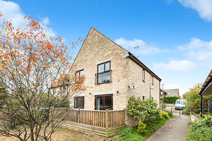 2 Bedroom Apartment To Rent In Thorney Leys, Witney, OX28