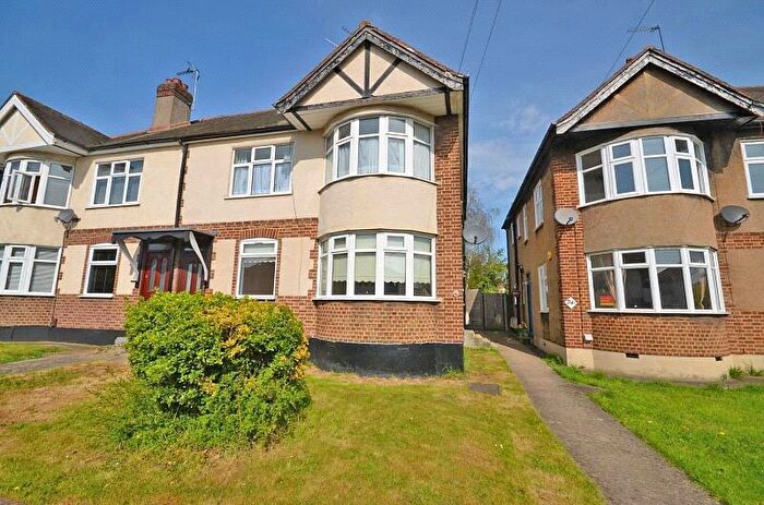 2 Bedroom Maisonette To Rent In Granton Avenue, Upminster, Essex, RM14