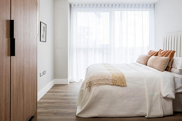 2 Bedroom Apartment For Sale In Grinstead Road, Deptford, SE8