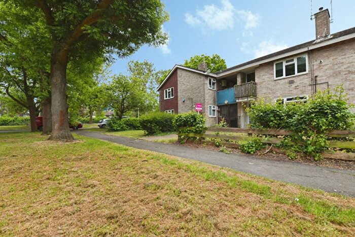 2 Bedroom Flat For Sale In Honeypot Lane, Basildon, Essex, SS14