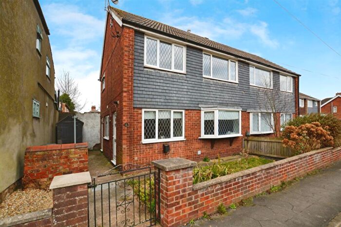 2 Bedroom Semi-Detached House For Sale In Cemetery Road, Winterton, DN15
