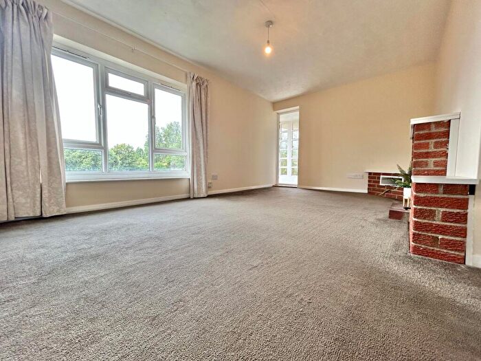 2 Bedroom Flat For Sale In B East Wonford Hill, Exeter, EX1