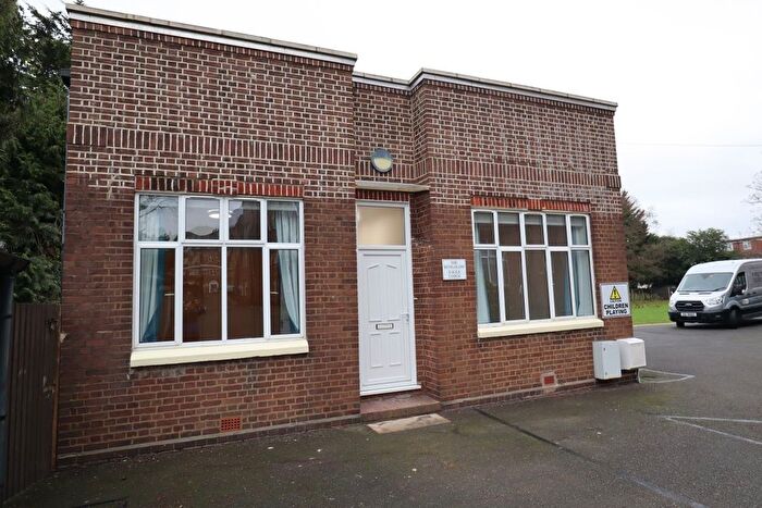 2 Bedroom Detached House To Rent In Golders Green Road, London, NW11