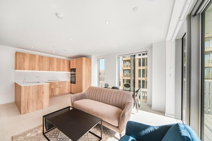 2 Bedroom Apartment To Rent In Jacquard Point, London, E1