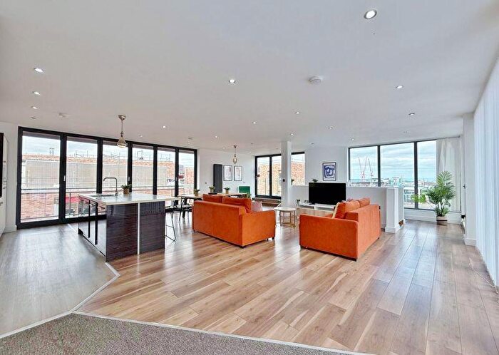 3 Bedroom Penthouse For Sale In Penthouse, Roscoe Street, Liverpool, L1