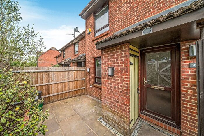 1 Bedroom Detached House To Rent In Ross Road, London, SE25