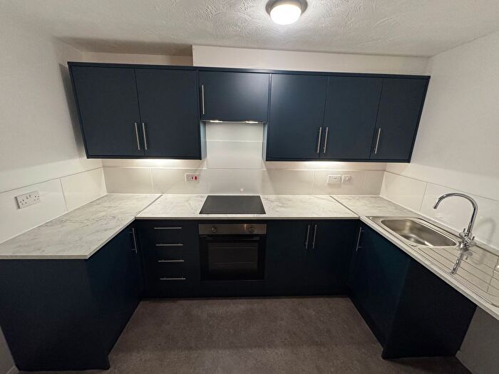 2 Bedroom Flat To Rent In Queen Street, Portsmouth, PO1
