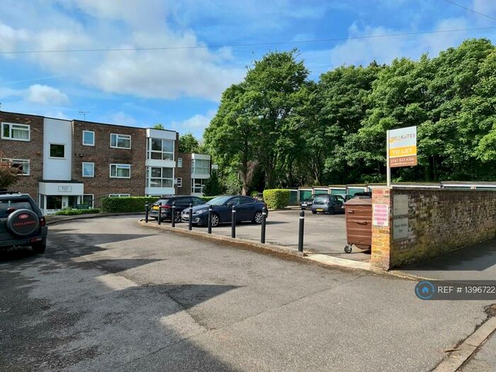 1 Bedroom Flat To Rent In Nevile Court, Salford, M7