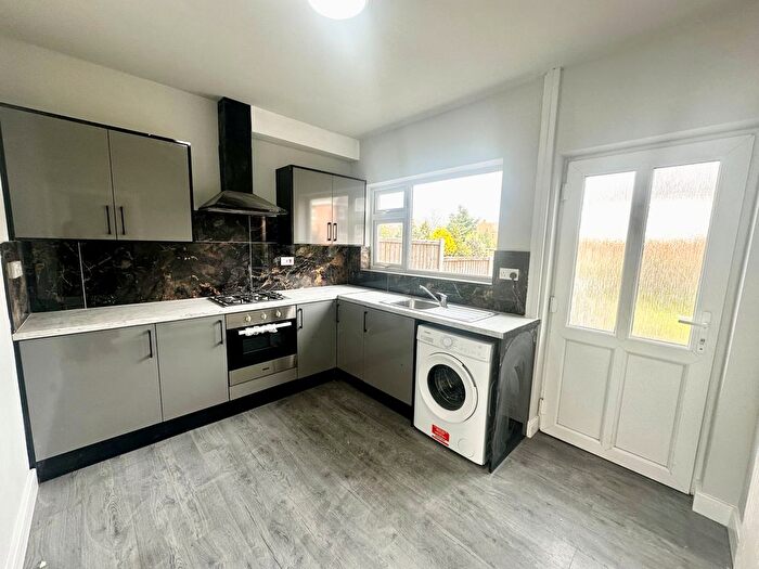 3 Bedroom Semi-detached House To Rent In Bonsall Street, Nottingham, NG10