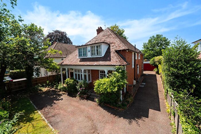 5 Bedroom Detached House For Sale In Ray Park Avenue, Maidenhead, SL6