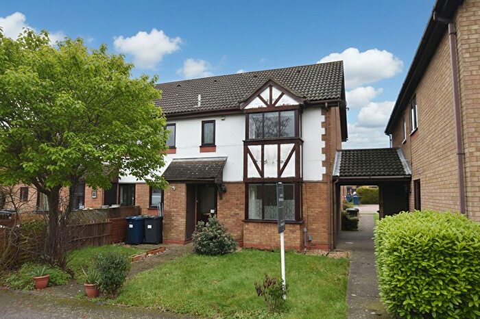 2 Bedroom Property For Sale In Lindisfarne Close, Eynesbury, PE19