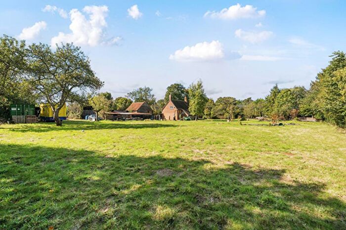 4 Bedroom Detached House For Sale In Bellingdon, Buckinghamshire, HP5