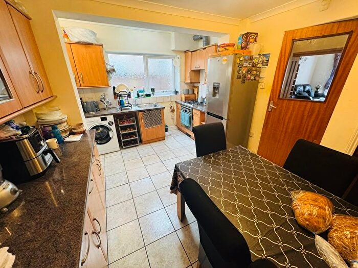 3 Bedroom End Of Terrace House For Sale In Florence Road, Southall, UB2