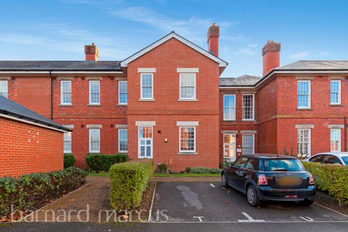 1 Bedroom Flat To Rent In Dillon Close, Epsom, KT19