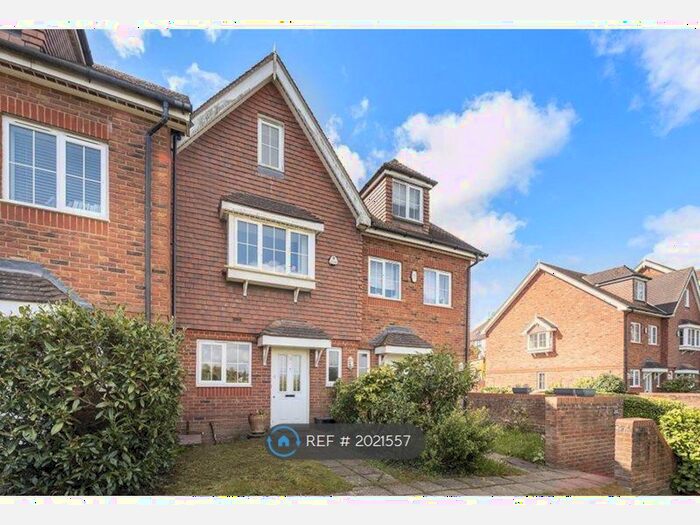 3 Bedroom Terraced House To Rent In Cameron Road, Chesham, HP5