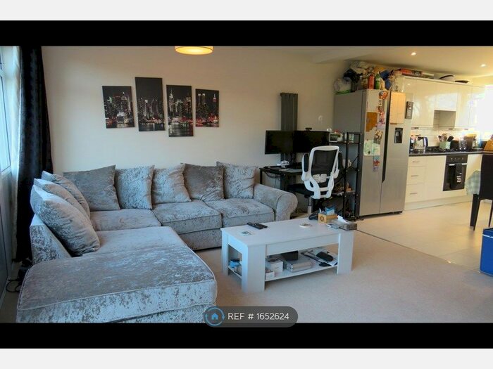 3 Bedroom Maisonette To Rent In Westerdale, Hemel Hempstead, HP2
