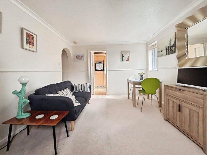 1 Bedroom Apartment For Sale In Northumberland Road, London, E6