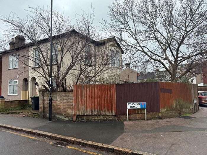 4 Bedroom End Terrace House For Sale In St. Johns Road, Croydon, CR0