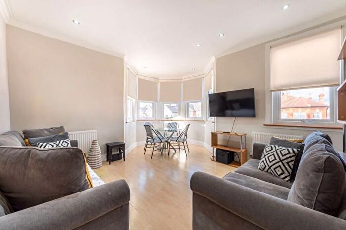 3 Bedroom Flat For Sale In Melrose Avenue, London, NW2