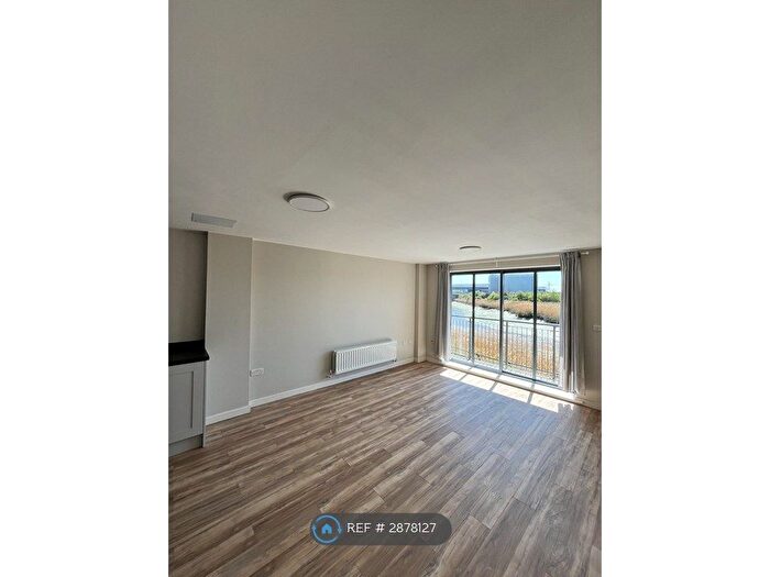 2 Bedroom Flat To Rent In Brook Court, Barking, IG11