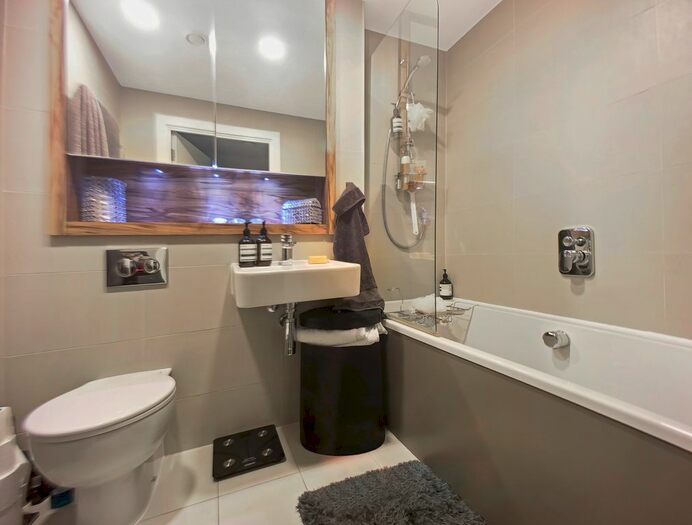 1 Bedroom Flat To Rent In Market Road, London, N7