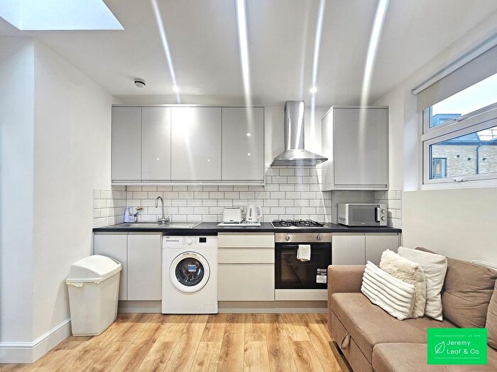 1 Bedroom Flat To Rent In Limerick Mews, London, N2