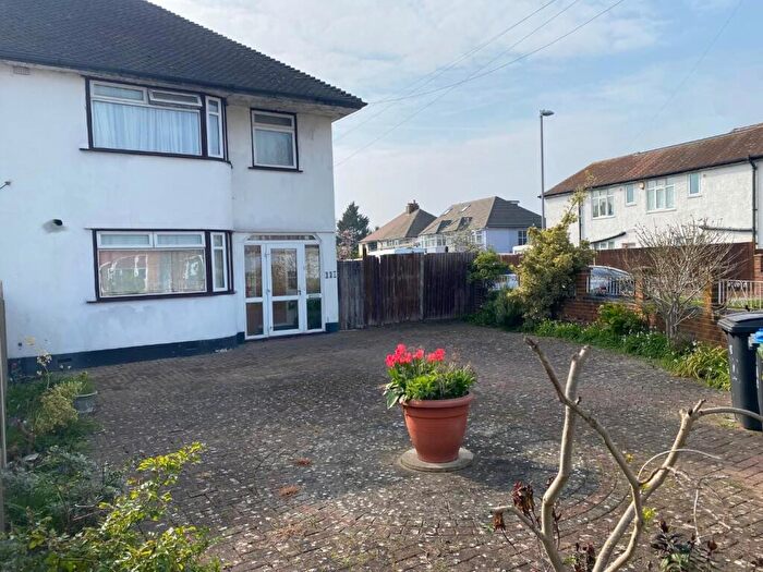 3 Bedroom House For Sale In South Lane, New Malden, KT3