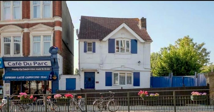 1 Bedroom Flat To Rent In Arthur Road, London, United Kingdom, SW19