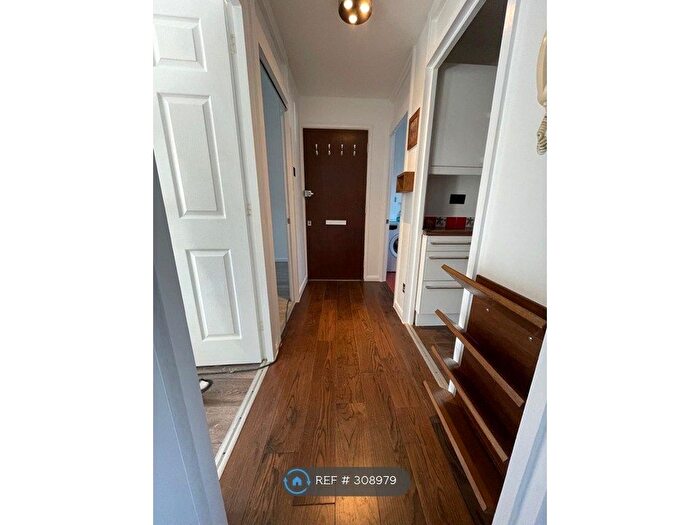 2 Bedroom Flat To Rent In Nene Gardens, Feltham, TW13