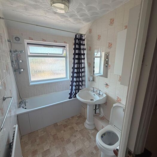 4 Bedroom Terraced House To Rent In Bedfont Lane, Feltham, TW14