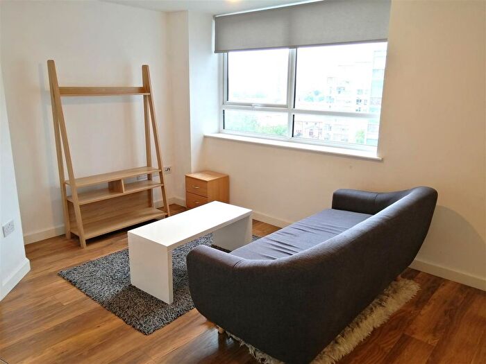 1 Bedroom Flat To Rent In Grove House, Trafford, M16