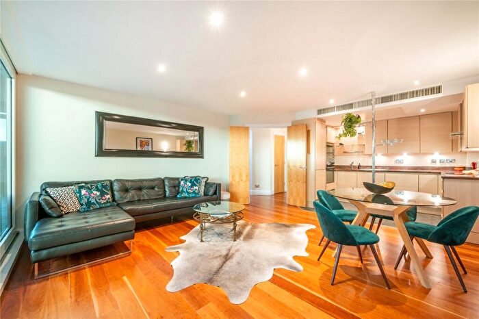 2 Bedroom Flat For Sale In Cinnabar Wharf East, Wapping High Street, E1W