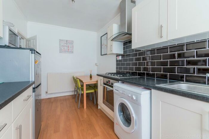 1 Bedroom Flat To Rent In Dog Kennel Hill Estate London, SE22