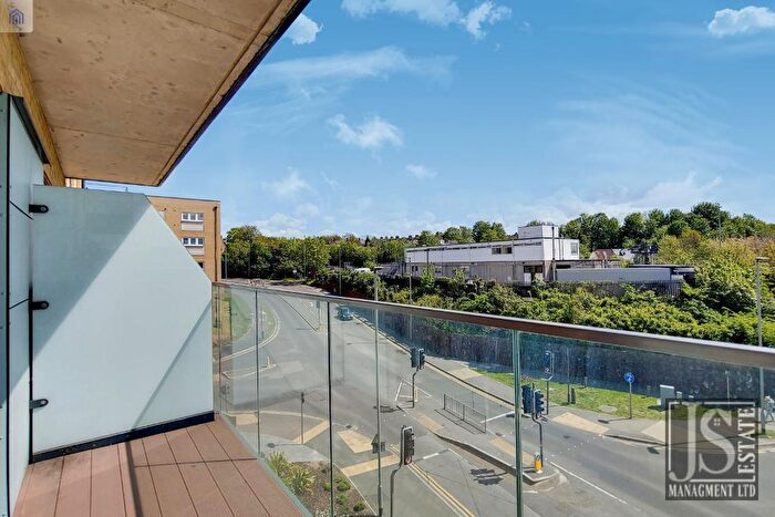 1 Bedroom Apartment To Rent In Mill Pond Road, Langley Square, Dartford, Kent, DA1