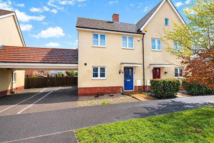 3 Bedroom Semi Detached House To Rent In Le Noke Avenue, RM3