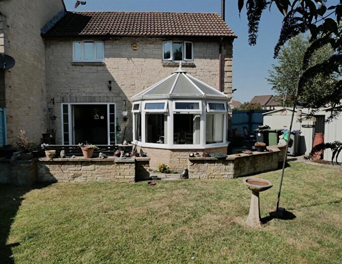 3 Bedroom Semi Detached House For Sale In Jasmine Close, Calne, SN11