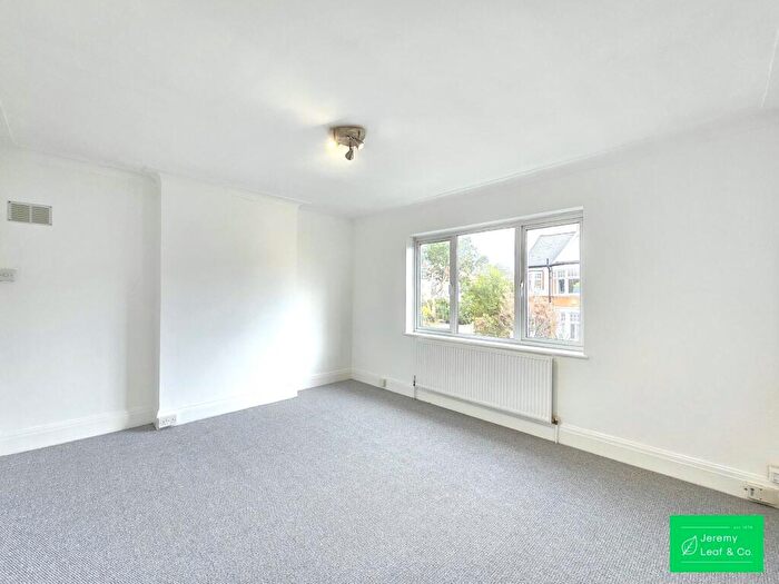 2 Bedroom Maisonette To Rent In Springcroft Avenue, London, N2