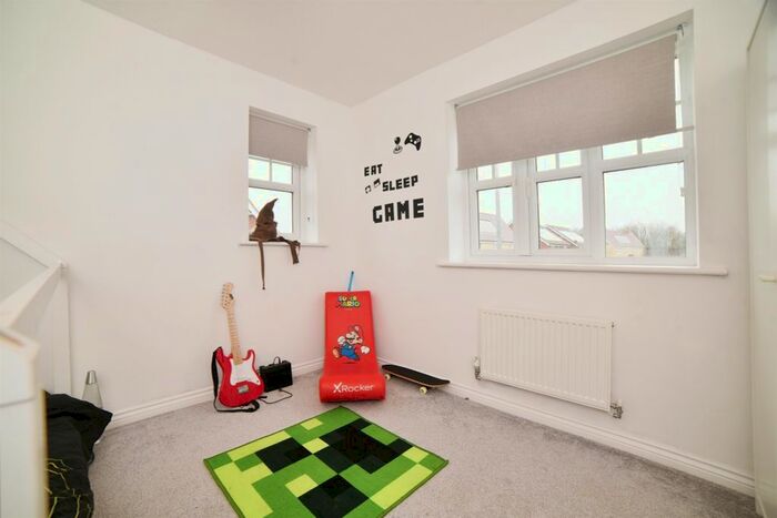 4 Bedroom Detached House For Sale In Swallow Drive, Wymondham, NR18