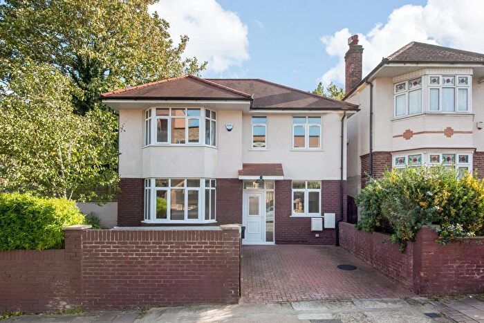 3 Bedroom Detached House To Rent In Cheviot Road, West Norwood, SE27