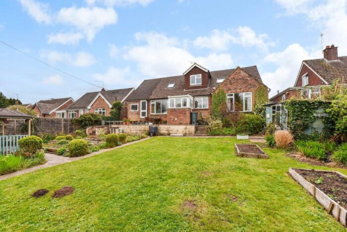 4 Bedroom Bungalow For Sale In Riverside Close, Liss, Hampshire, GU33