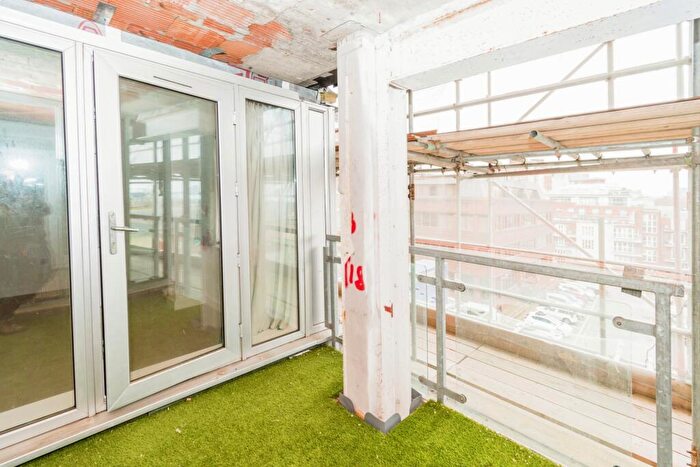 1 Bedroom Flat For Sale In High Street, Southampton, Hampshire, SO14