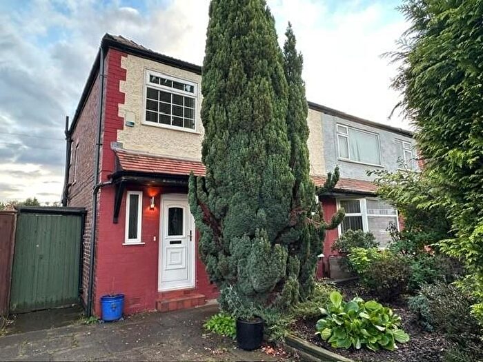 3 Bedroom Semi-Detached House For Sale In Mauldeth Road, Burnage, M19