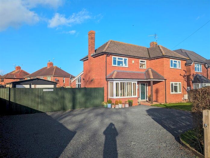 4 Bedroom Detached House For Sale In Welland Road, Upton-Upon-Severn, Worcester, WR8