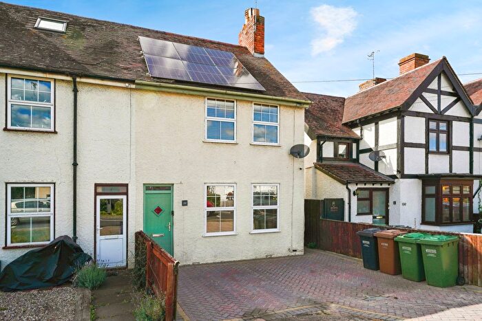 3 Bedroom Semi-Detached House For Sale In Cheltenham Road, Evesham, Worcestershire, WR11