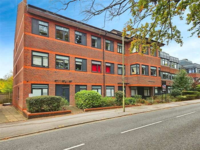 1 Bedroom Apartment For Sale In Fleet Road, Fleet, Hampshire, GU51