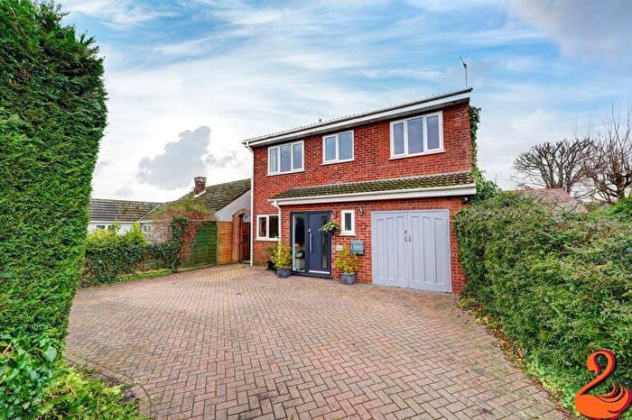 4 Bedroom Detached House For Sale In Main Street, Offenham, WR11