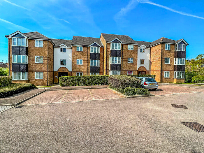 1 Bedroom Apartment To Rent In Foxes Close, Hertford, SG13
