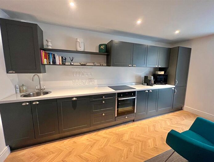 1 Bedroom Apartment To Rent In Edward Street, Brighton, BN2