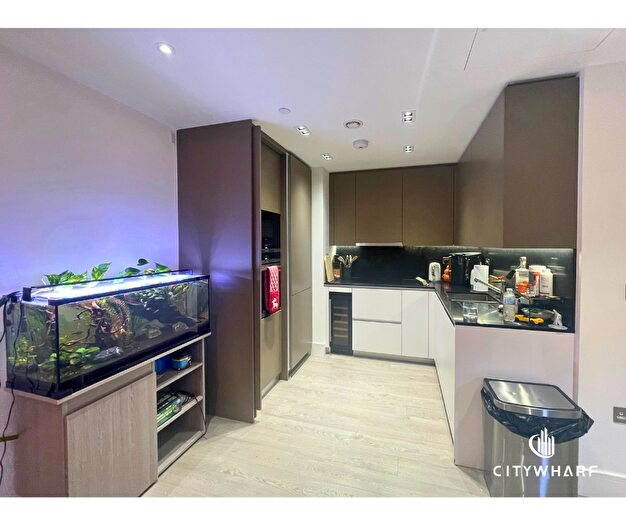 2 Bedroom Flat For Sale In Apartment, Carrara Tower, Bollinder Place, London, EC1V