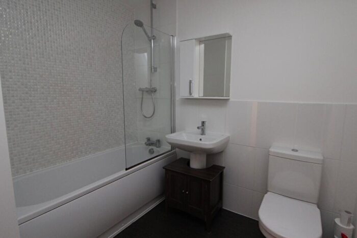 2 Bedroom Apartment To Rent In Handbridge Square, Chester, CH1